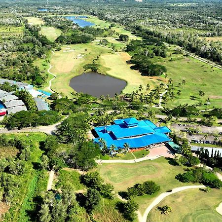 Artitaya Borneo Golf & Resort Papar Ngoại thất bức ảnh