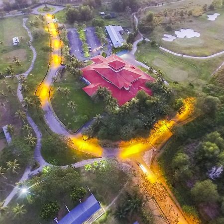 Artitaya Borneo Golf & Resort Papar Ngoại thất bức ảnh