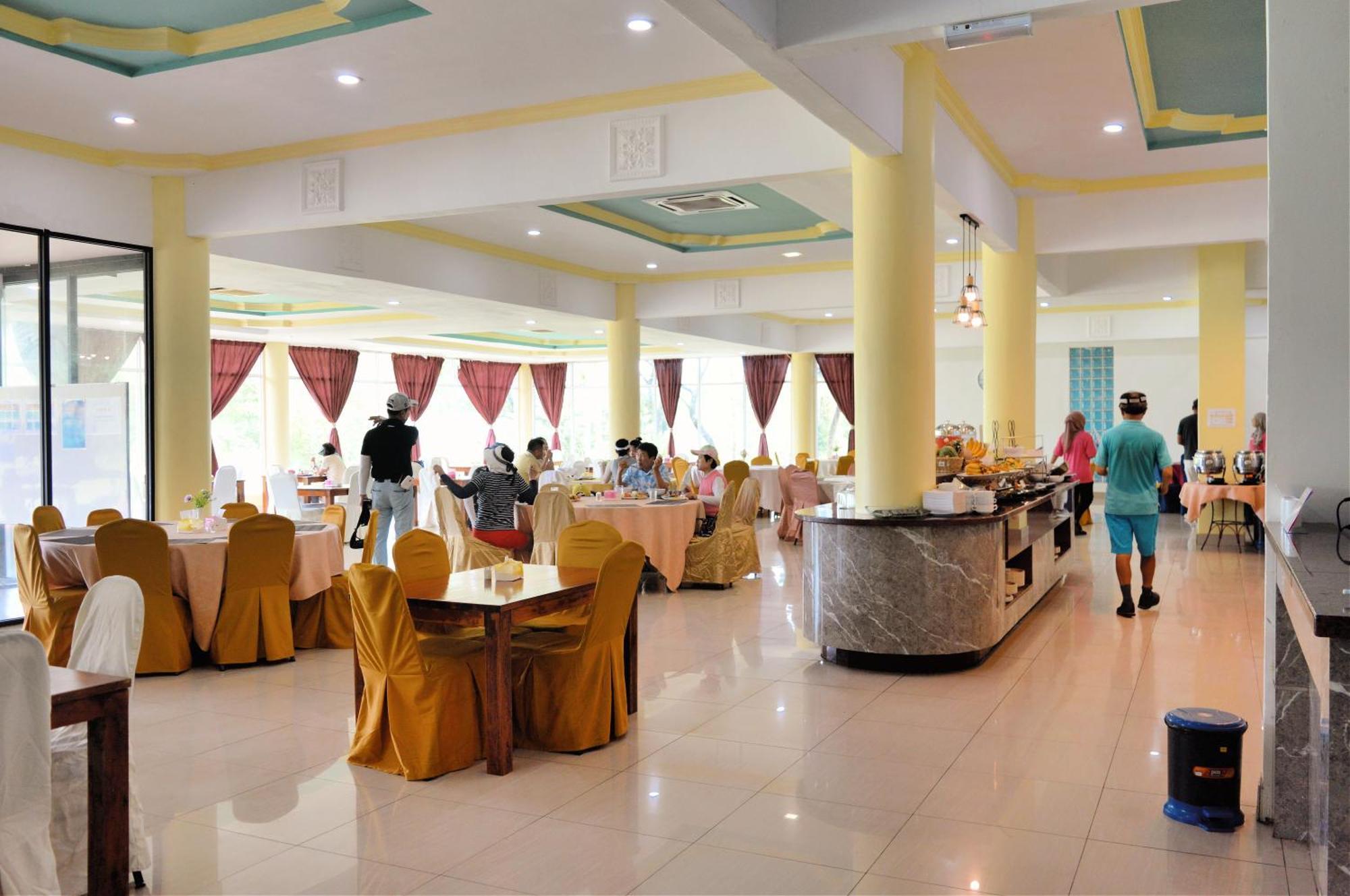 Artitaya Borneo Golf & Resort Papar Ngoại thất bức ảnh