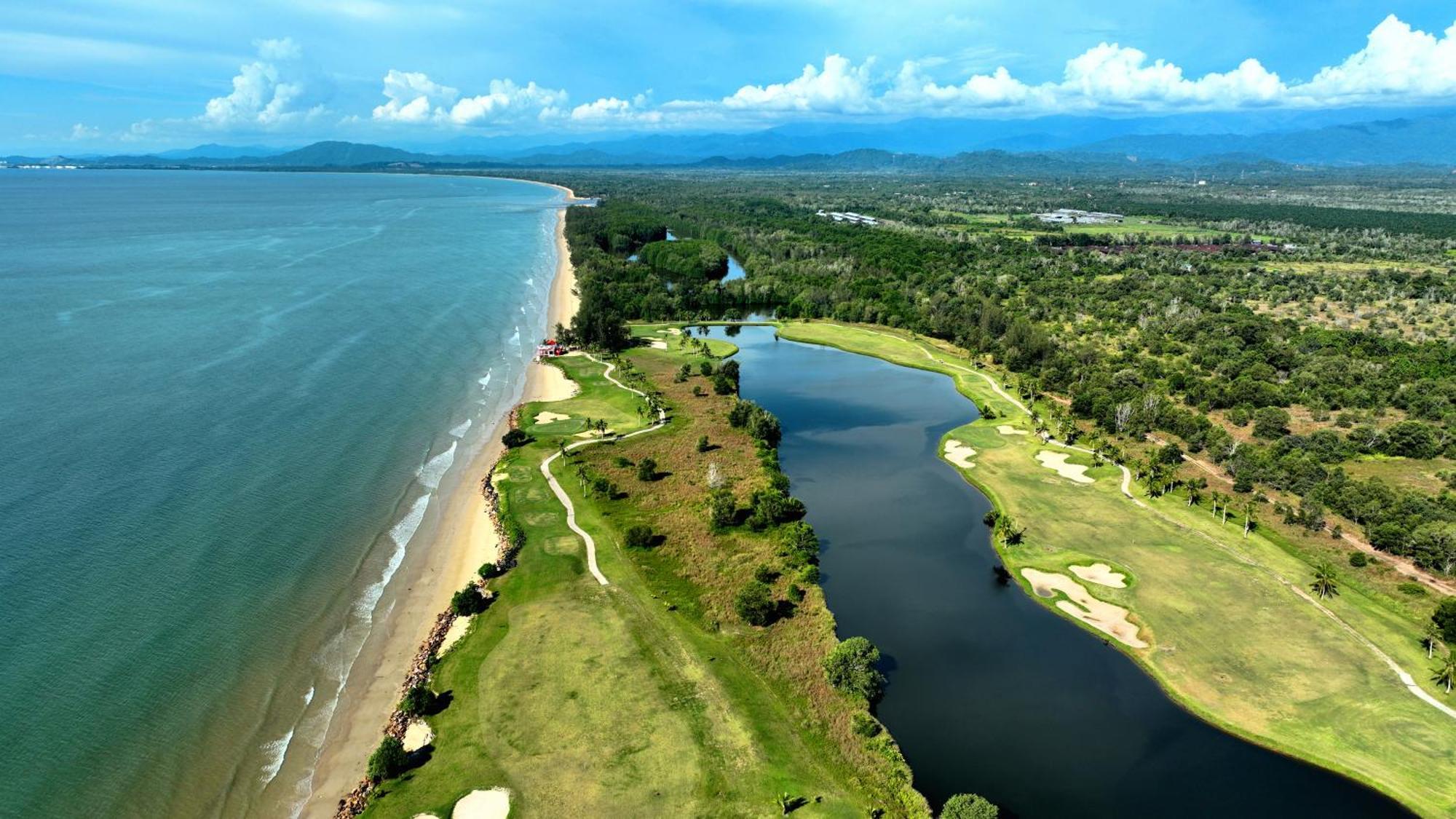 Artitaya Borneo Golf & Resort Papar Ngoại thất bức ảnh