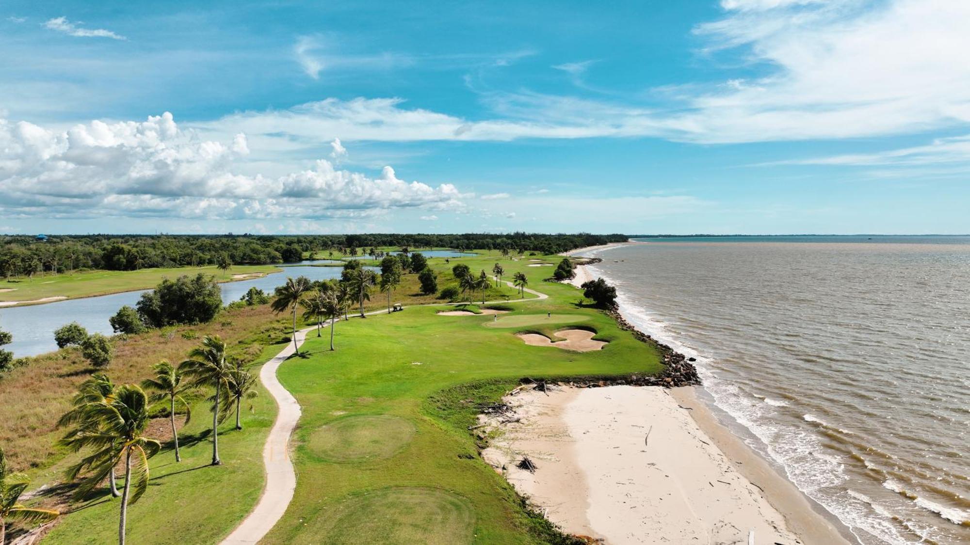 Artitaya Borneo Golf & Resort Papar Ngoại thất bức ảnh