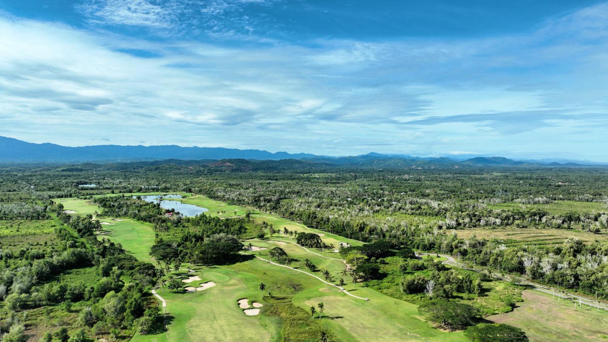 Artitaya Borneo Golf & Resort Papar Ngoại thất bức ảnh