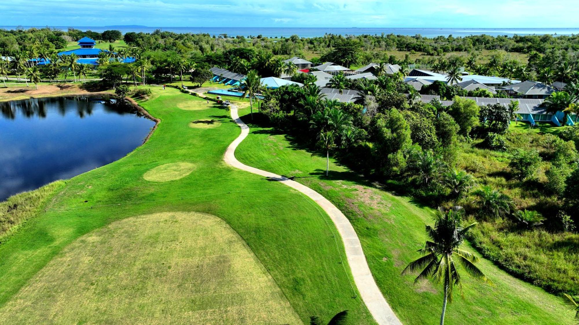Artitaya Borneo Golf & Resort Papar Ngoại thất bức ảnh